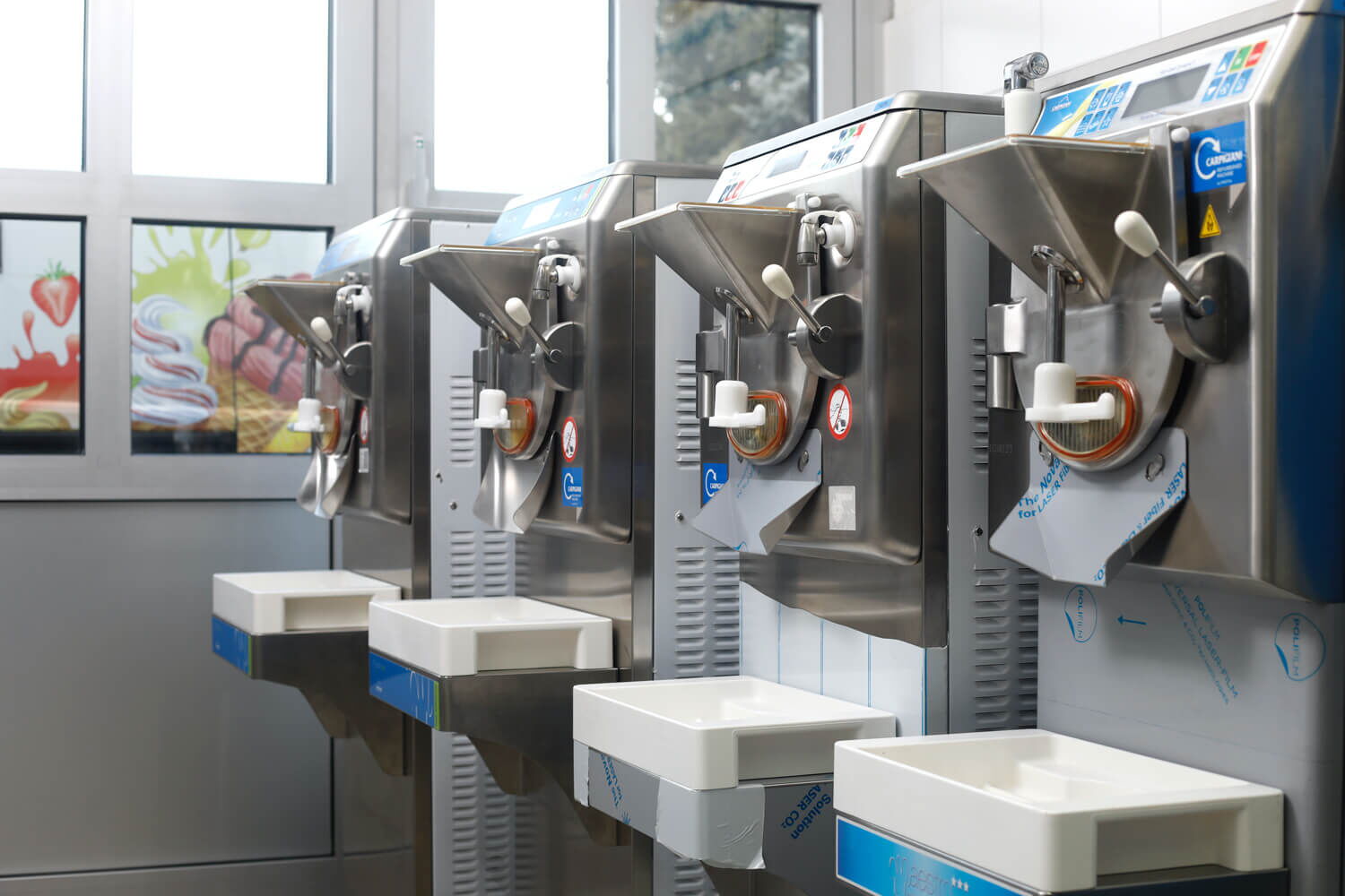 KRÄ machines in a row