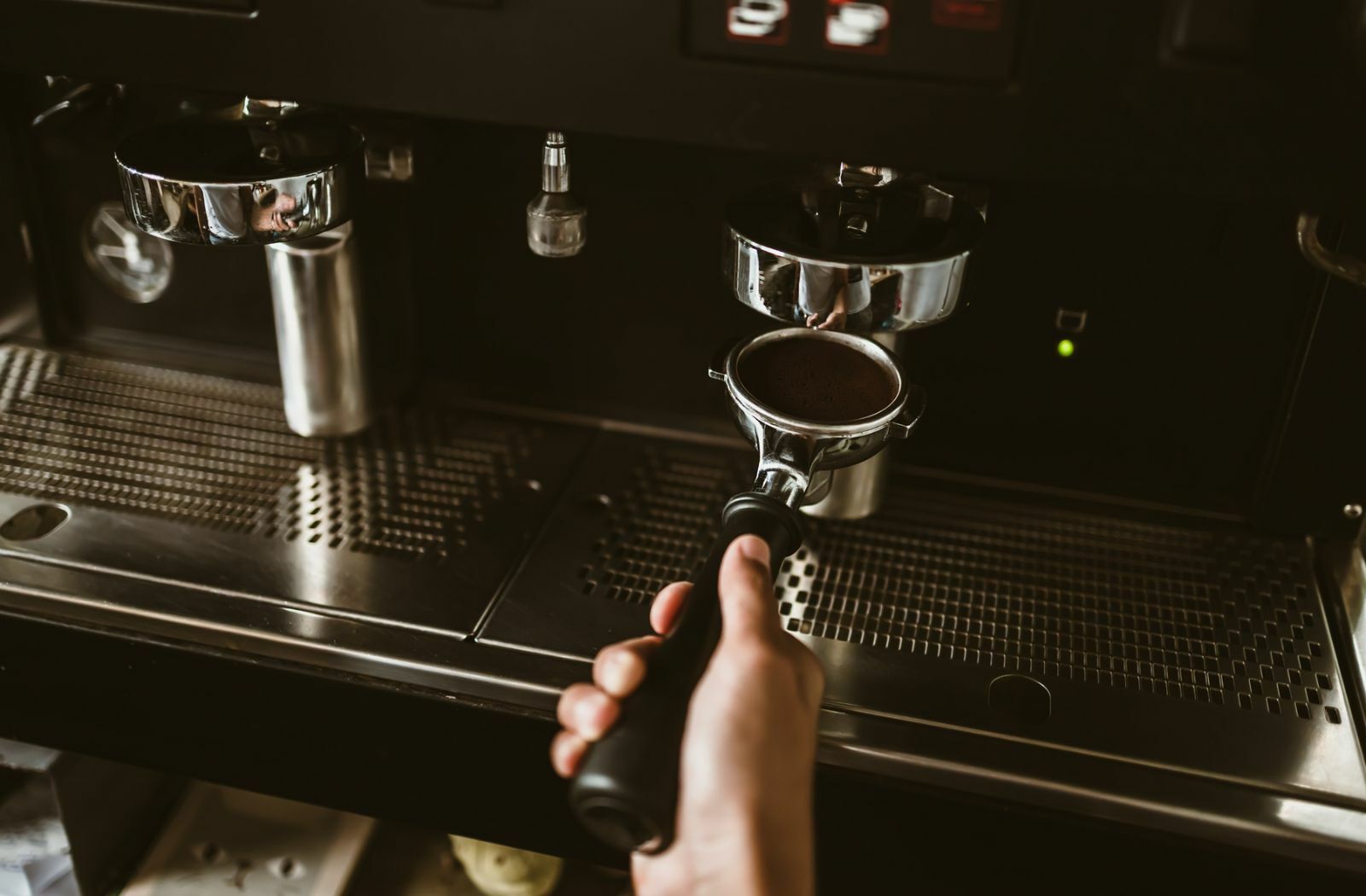 Why should a portafilter coffee machine not be missing in the gastronomy?