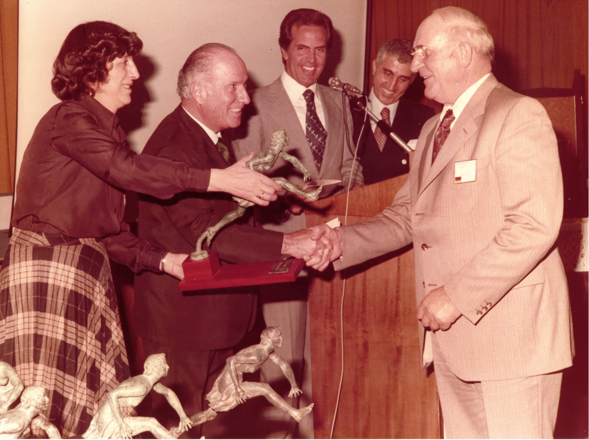 Alois Krä receives award